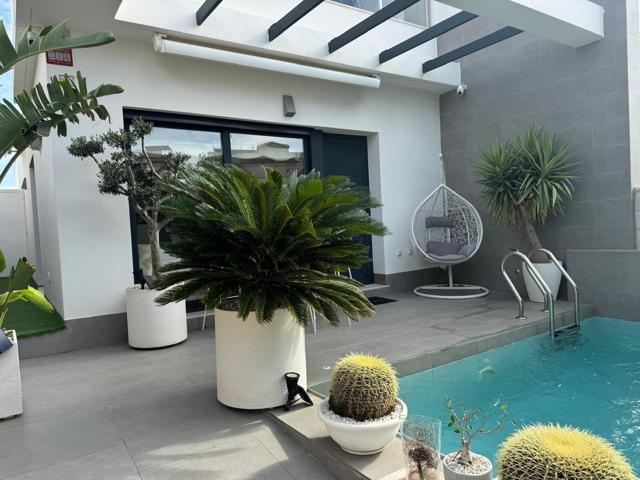 Casa En venta en Villamartín-Las Filipinas, Orihuela Costa photo 0