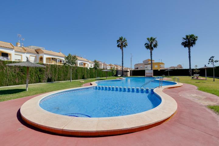 Casa De Campo En venta en Carrefour, Torrevieja photo 0