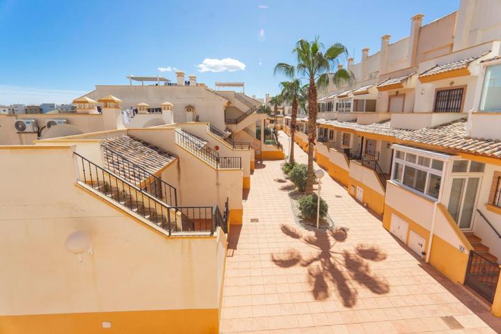 Unifamiliar Pareada En venta en Villamartin, Orihuela Costa photo 0
