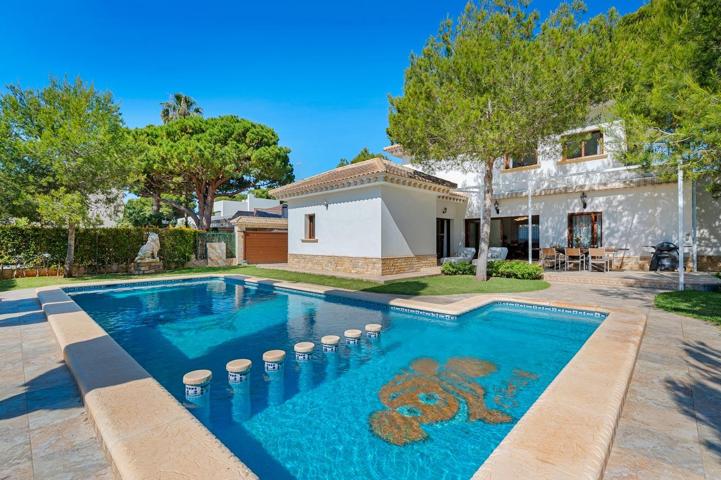 Casa En venta en Campoamor, Orihuela Costa photo 0