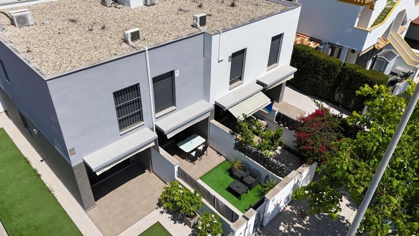 Unifamiliar Pareada En venta en La Torre De La Horadada, Pilar De La Horadada photo 0