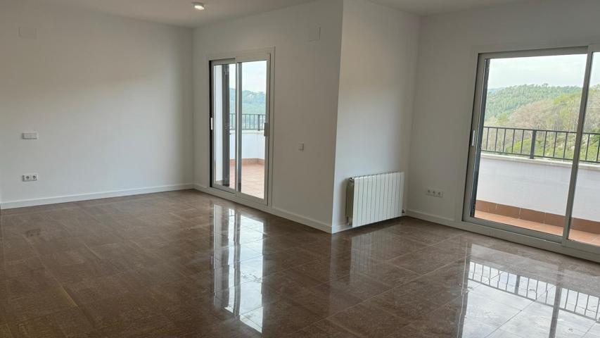 FANTÁSTICA CASA CON PISCINA COMUNITARIA A ESTRENAR EN VENTA EN OLIVELLA photo 0