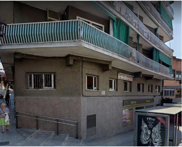 AMPLIO LOCAL EN VENTA O ALQUILER EN SANTA COLOMA DE GRAMENET photo 0