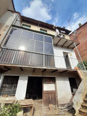 Casa En venta en Calle Zona Escola Morrot, Olot photo 0