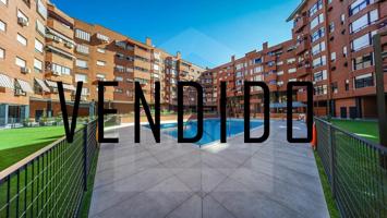 Confort, estilo y espacio en Alcorcón: piso de 3 dormitorios con garaje, trastero y piscina. photo 0