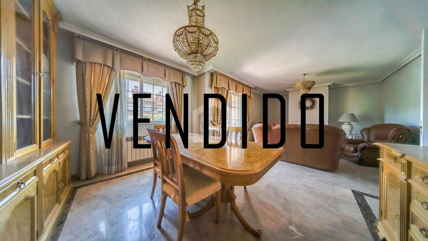 El Hogar Perfecto: Chalet de 4 Plantas y 7 Habitaciones para Toda la Familia en Villaviciosa de Odón, Madrid. photo 0