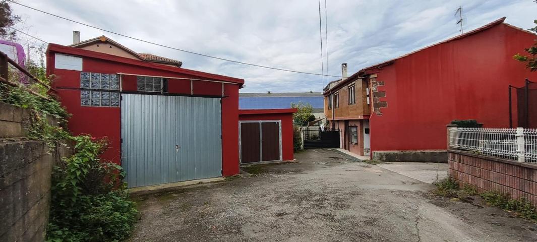 CASA PARA REFORMAR CON CUADRA, PAJAR Y DOS GARAJES EN TORRELAVEGA.- photo 0