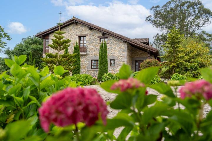 CASA DE PIEDRA CON GRAN FINCA EN PLENA NATURALEZA photo 0