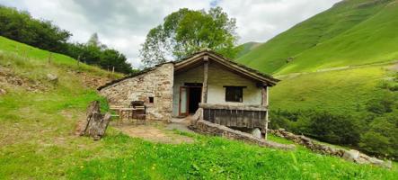 ENCANTO PASIEGO; CONJUNTO DE DOS CABAÑAS REFORMADAS.- photo 0