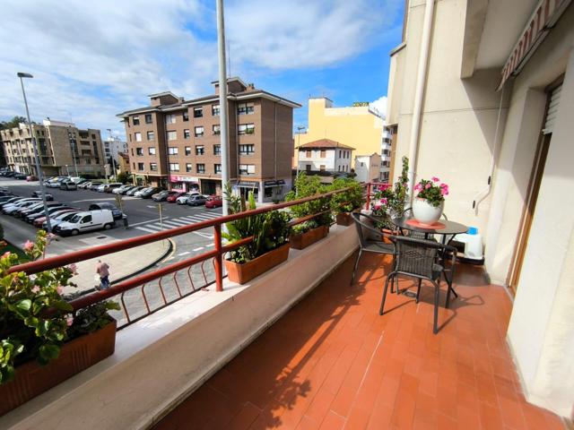 AMPLIO PISO EN TORRELAVEGA CON TERRAZA Y GARAJE.- photo 0