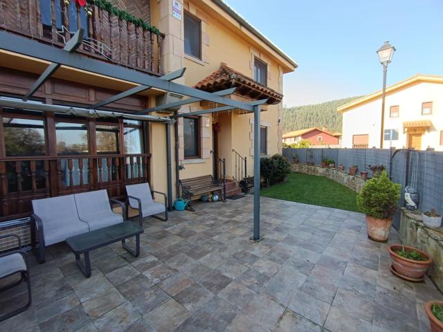 IMPECABLE ADOSADO EN CARTES CON AMPLIOS ESPACIOS Y EXCELENTE UBICACIÓN photo 0