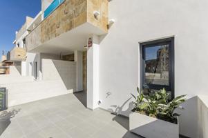 Duplex de 2-3 dormitorios con jardín privado, parking y piscina comunitaria en Bigastro photo 0