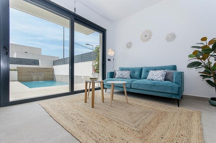 VILLA CON TODO INCLUIDO DE 3 DORMITORIOS CON PISCINA Y JARDIN PRIVADO  BENIJOFAR, ALICANTE photo 0