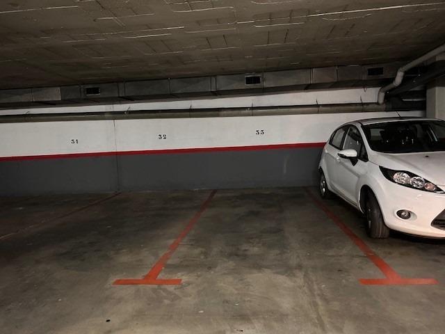 Plaza de parking en venta en el centro photo 0