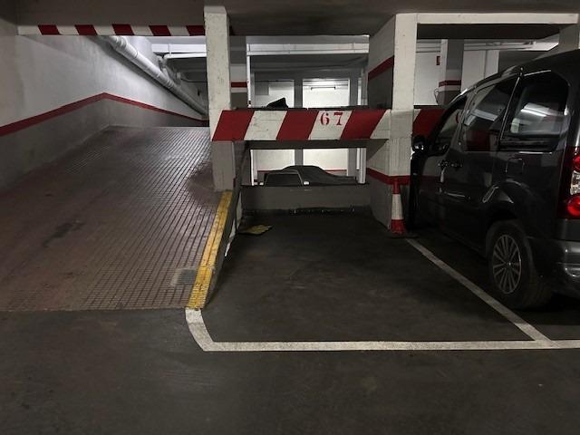 Plaza de parking en alquiler en el centro photo 0