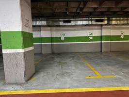 Plaza de parking en alquiler en el Eix Macià photo 0