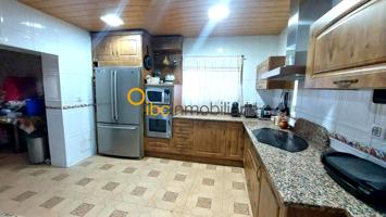 Chalet independiente con piscina en venta en El Viso de San Juan photo 0