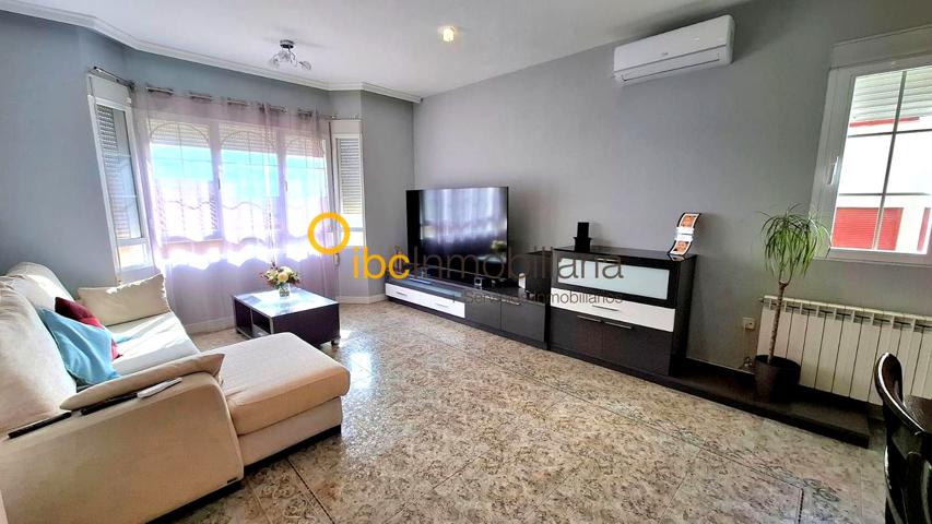CHALET INDEPENDIENTE CON PISCINA EN VENTA EN CAMARENA photo 0