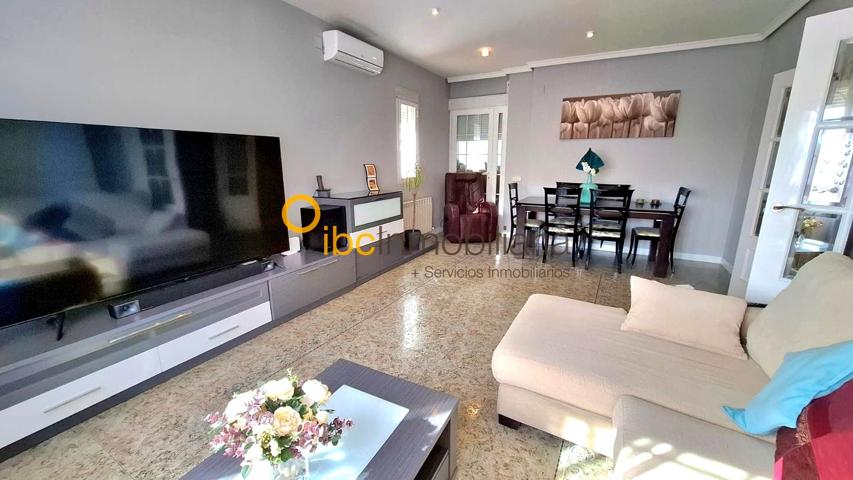CHALET INDEPENDIENTE CON PISCINA EN VENTA EN CAMARENA photo 0