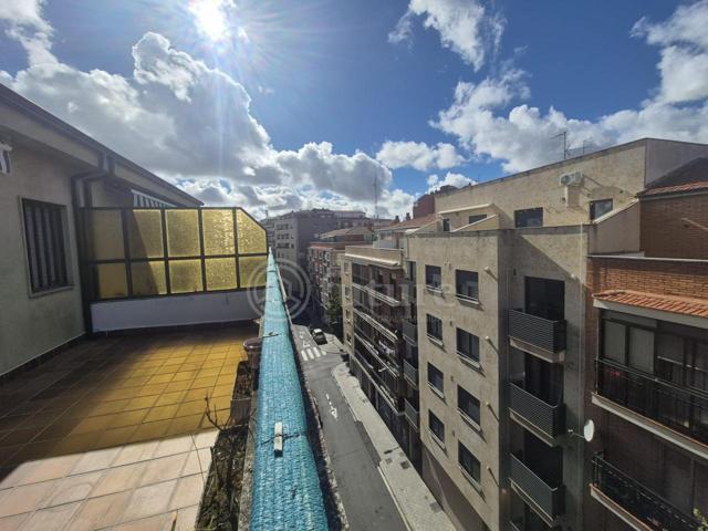 Ático en pleno Barrio del Oeste photo 0