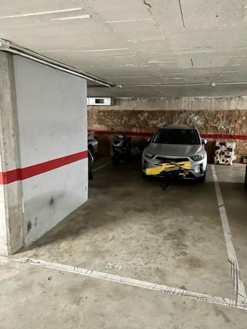 PARKING PARA COCHE GRANDE EN LA ZONA DE CAN RULL photo 0