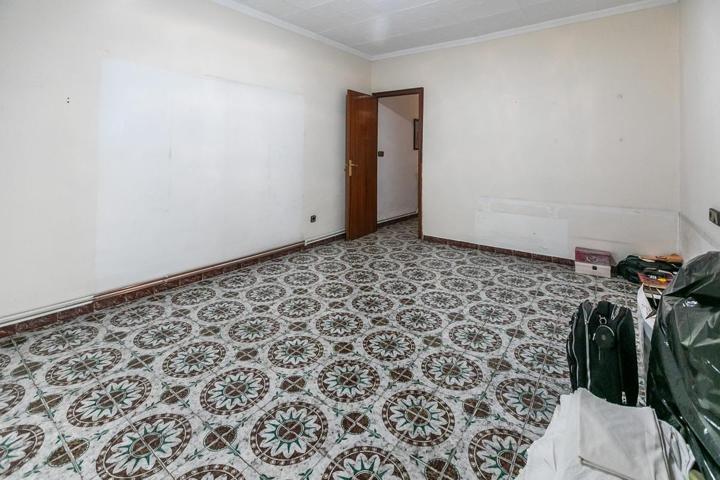 CASA EN EL CENTRO DE SABADELL- ¡ UBICACIÓN INMEJORABLE ! photo 0