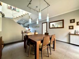 ¡Vive en la Creu Alta! Casa de 163 m² con patio, parking y eficiencia energética photo 0