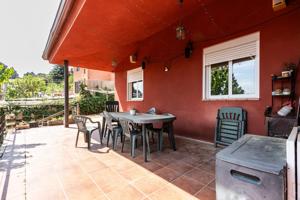 CASA TODO EN PLANTA BAJA CON JARDÍN photo 0