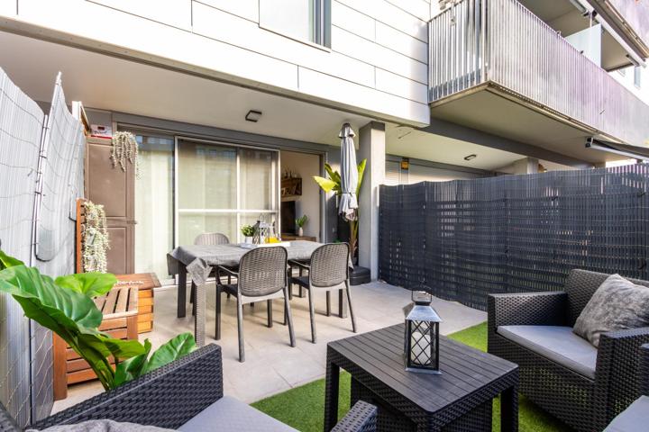 VIVIENDA SEMINUEVA CON TERRAZA, PISCINA Y PARKING- EIXAMPLE DE SABADELL photo 0