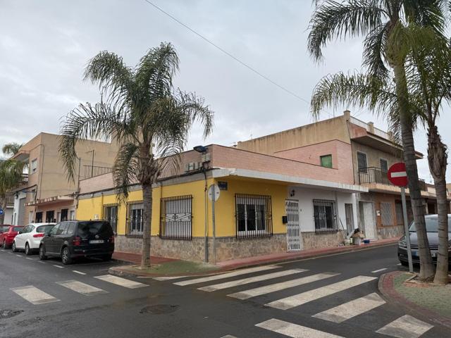 ATT-323 LOS ALCAZARES photo 0