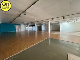 LOCAL COMERCIAL EN 1a PLANTA 558m2 CENTRO COMERCIAL SANT JORDI photo 0