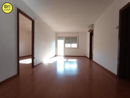 Piso en venta en Mollet del Vallès (Zona barri de Lourdes) photo 0