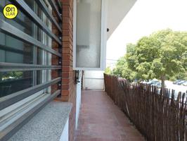 OPORTUNIDAD PISO PARA REFORMAR EN LLEDONER 3 HABITACIONES, BALCÓN, PATIO INTERIOR 11 M2, ASCENSOR photo 0