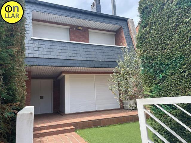 Casa adosada en venta en l'Ametlla del Vallès (Zona Can Camp) photo 0