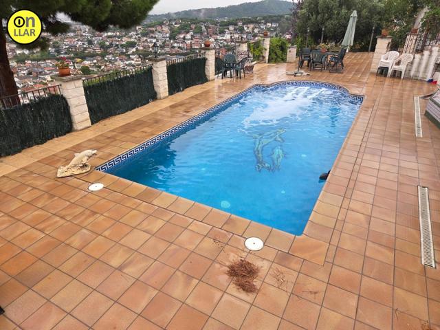 Casa de 4 plantas en Can Boc, Sant Fost de Campsentelles photo 0