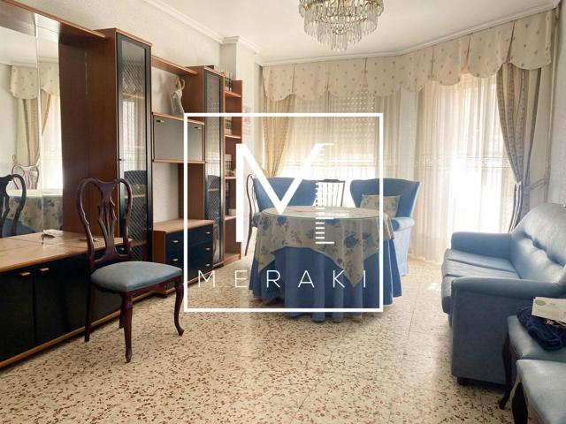 GRAN PISO CERCA DE LA FERIA photo 0