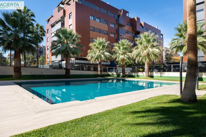 Ático dúplex con terraza panorámica en Parque Lagos, Granada photo 0