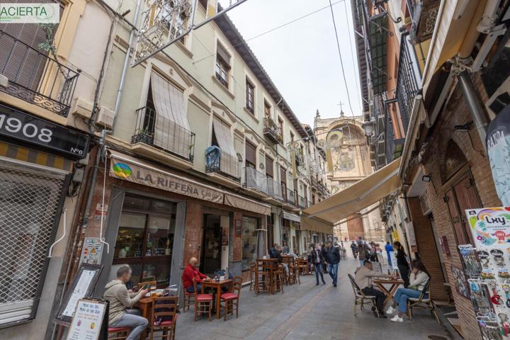 ¡Oportunidad única en el corazón de Granada! photo 0