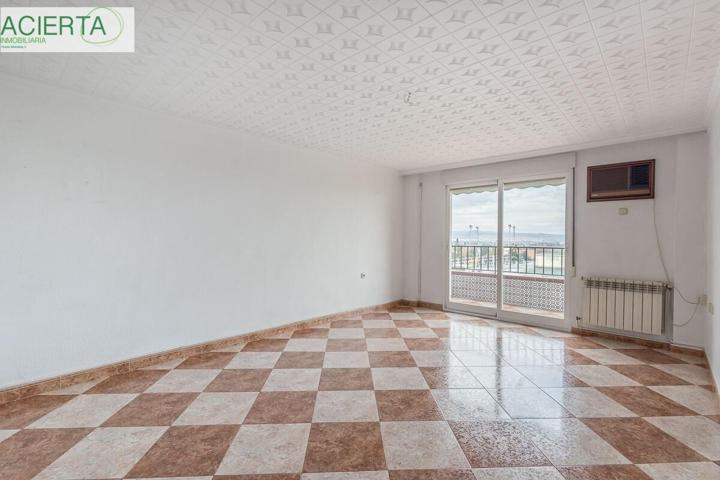 Estupendo piso en Calle Arabial, junto Hipercor. photo 0