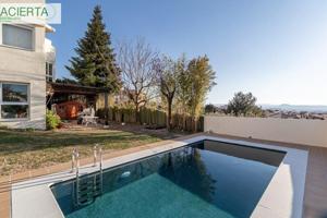 CHALET CON VISTAS IMPRESIONANTES EN EL SERRALLO photo 0