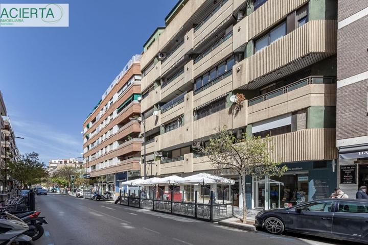 Vivienda exclusiva en Calle Alhamar con garaje y trastero. Una joya en el corazón de Granada photo 0