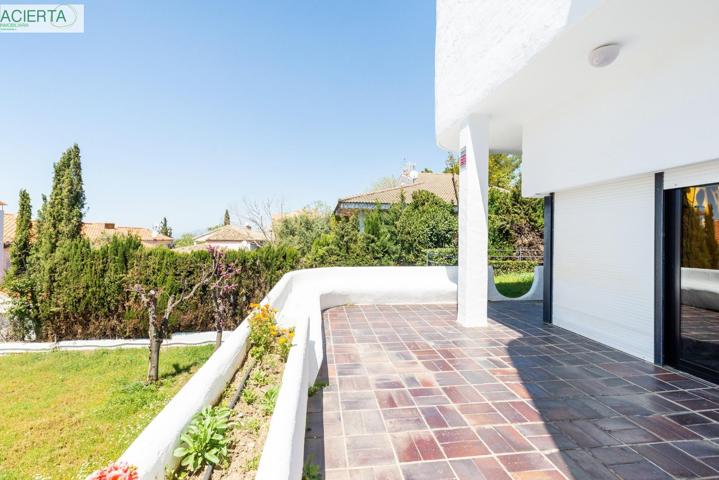 Exclusiva vivienda en El Serrallo con jardín, apartamento independiente y espectaculares vistas photo 0