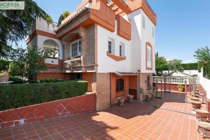 Fantástica casa en Urbanización El Carmelo photo 0
