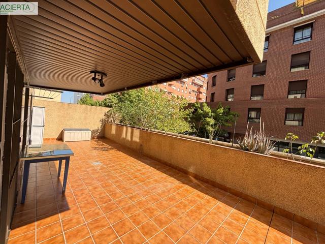 Piso de dos dormitorios con terraza y garaje. photo 0