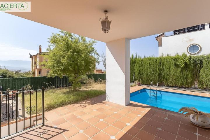 Gran Casa en Urbanización El Torreón photo 0