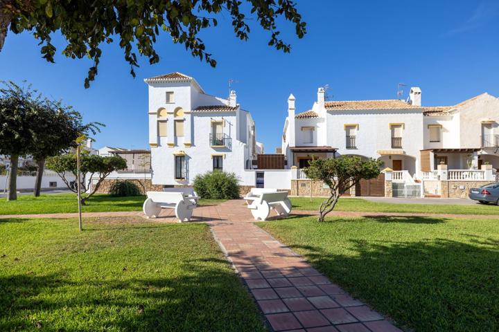 Magnifica casa pareada en Calahonda photo 0