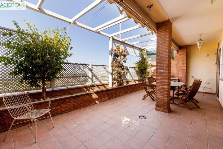 Casa unifamiliar de 4 dormitorios en la ladera del Serrallo photo 0