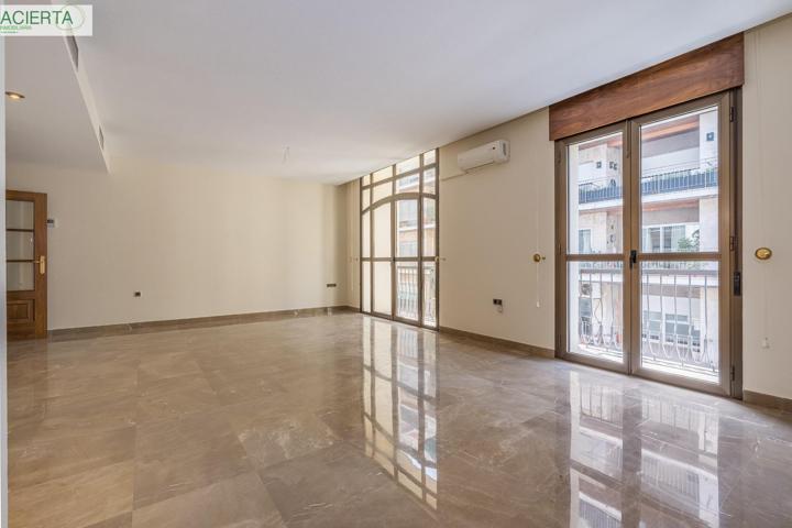 FANTASTICO PISO EN ANGEL GANIVET photo 0