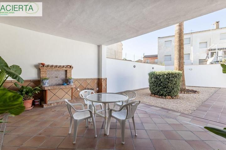 Casa con gran patio en las Gabias photo 0