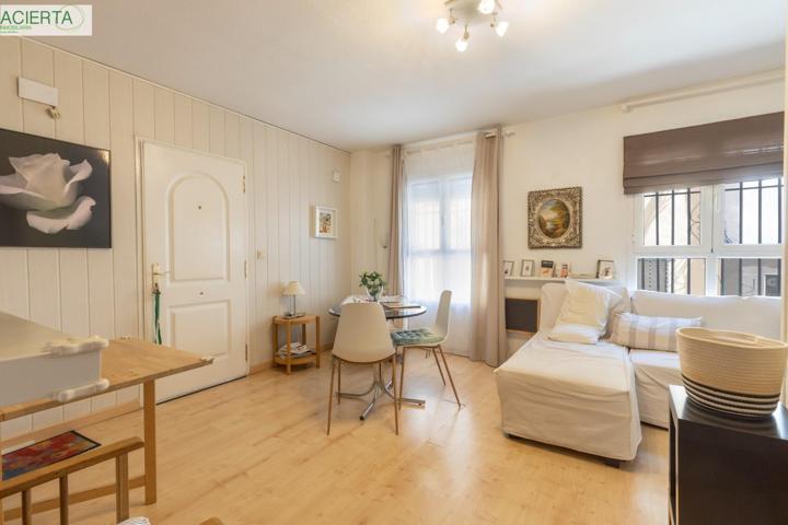 Coqueto Apartamento junto a Calle Ancha de Capuchinos con Cochera photo 0